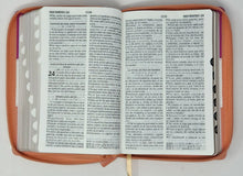 Cargar imagen en el visor de la galería, Biblia RVR60 Letra Grande - Tamaño Manual con Cierre e Índice
