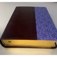 Cargar imagen en el visor de la galería, Biblia RVR 1960 Letra Grande Tamaño Manual Morado Marrón Símil Piel
