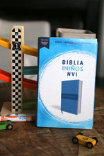 Cargar imagen en el visor de la galería, Biblia NVI - Texto Revisado 2022 -Niños- Símil Piel Azul Cielo - Novedad
