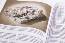 Cargar imagen en el visor de la galería, Biblia RVR60 - de Estudio - Para Mujeres - Símil Piel Café
