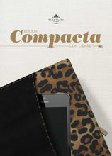 Cargar imagen en el visor de la galería, Biblia RVR 1960 Compacta con Cierre Negro Leopardo - Símil Piel
