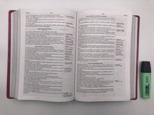 Cargar imagen en el visor de la galería, Biblia RVR60 de Referencia Thompson - Símil Piel Orquídea
