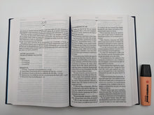 Cargar imagen en el visor de la galería, Biblia RVR60 - Letra Gigante - Tela Impresa - con Índice
