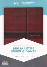 Cargar imagen en el visor de la galería, Biblia NVI Letra Súper Gigante - Con Referenca - Símil Piel con Solapa e Imán
