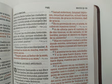 Cargar imagen en el visor de la galería, Biblia RVR60 Letra Gigante - Marrón - Piel Fabricada - Palabras de Jesús en Rojo

