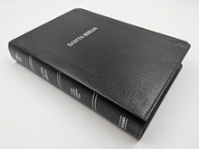 Cargar imagen en el visor de la galería, Biblia RVR60 - Letra Grande - Tamaño Manual - Piel Fabricada Negro
